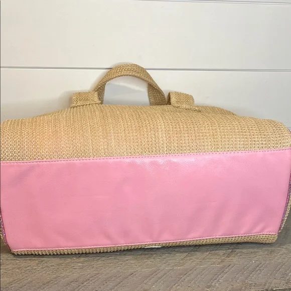 Miss Gwen's - OMG -  "VACAY" Straw Color Block Medium Duffle Bag - Picture 7 of 8